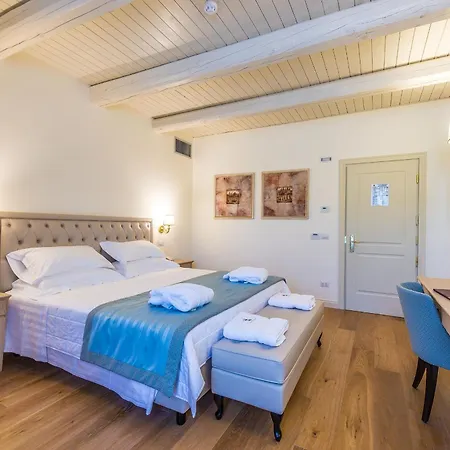 Relais Paradiso & 4*